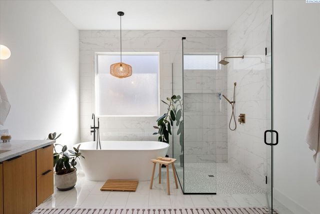 325 Rockwood Drive, Richland, WA 99352