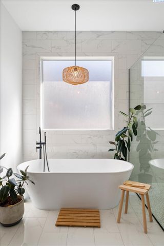 325 Rockwood Drive, Richland, WA 99352