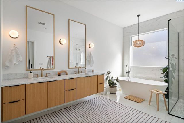 325 Rockwood Drive, Richland, WA 99352