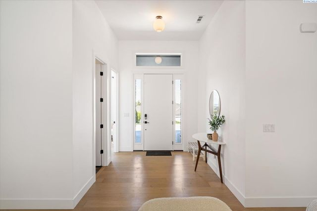 325 Rockwood Drive, Richland, WA 99352