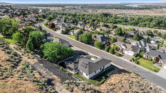 325 Rockwood Drive, Richland, WA 99352