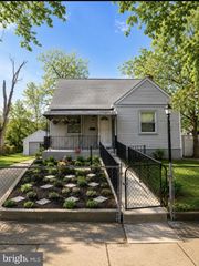 15 HIRST, Lansdowne, PA 19050