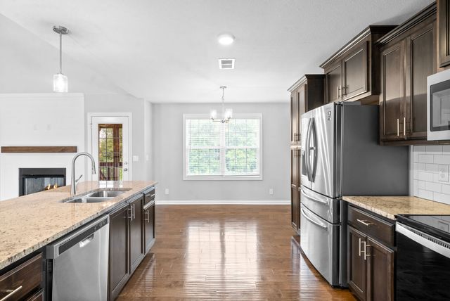 756 Jodine Ann Dr, Clarksville, TN 37043