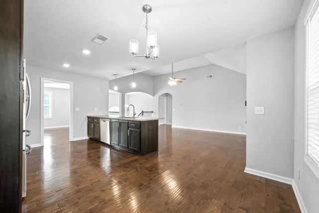 756 Jodine Ann Dr, Clarksville, TN 37043