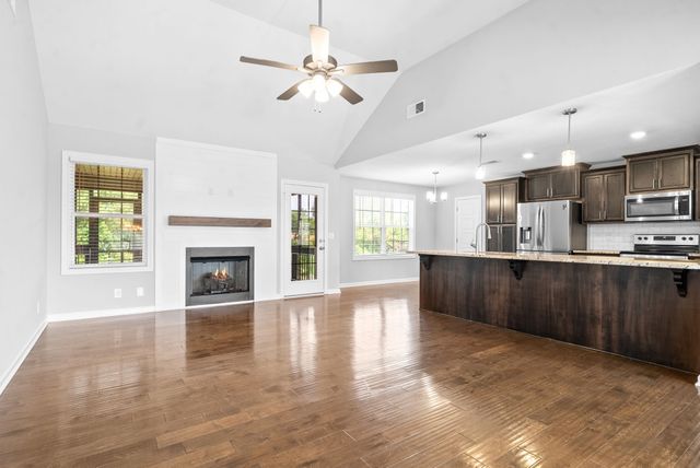 756 Jodine Ann Dr, Clarksville, TN 37043