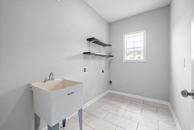 756 Jodine Ann Dr, Clarksville, TN 37043