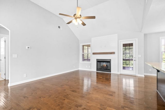 756 Jodine Ann Dr, Clarksville, TN 37043