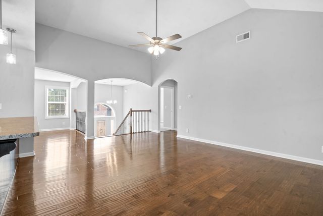 756 Jodine Ann Dr, Clarksville, TN 37043