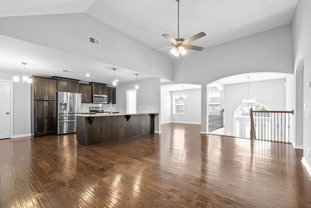 756 Jodine Ann Dr, Clarksville, TN 37043