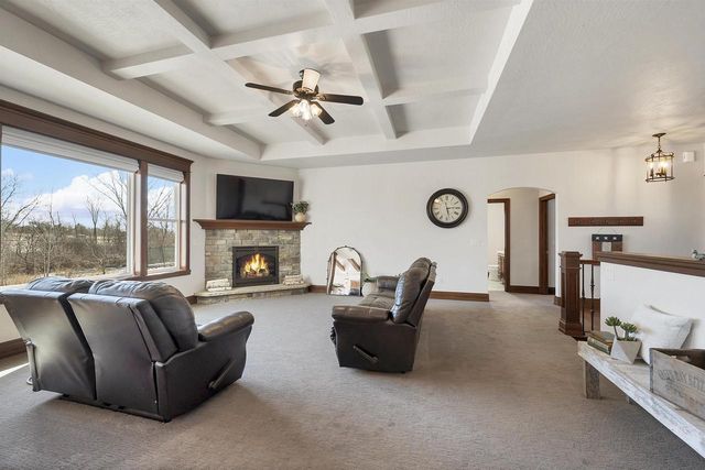 1656 STEINER LANE, Green Bay, WI 54313