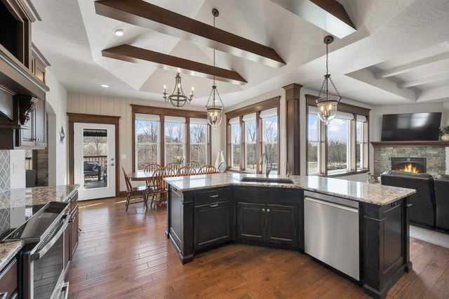 1656 STEINER LANE, Green Bay, WI 54313