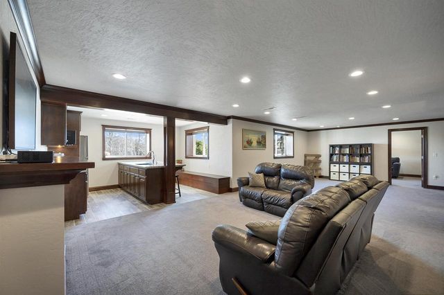 1656 STEINER LANE, Green Bay, WI 54313