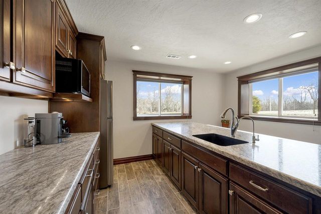 1656 STEINER LANE, Green Bay, WI 54313