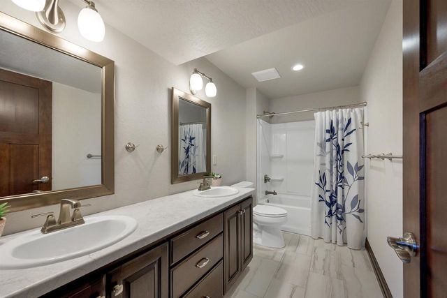 1656 STEINER LANE, Green Bay, WI 54313