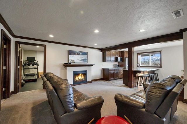 1656 STEINER LANE, Green Bay, WI 54313