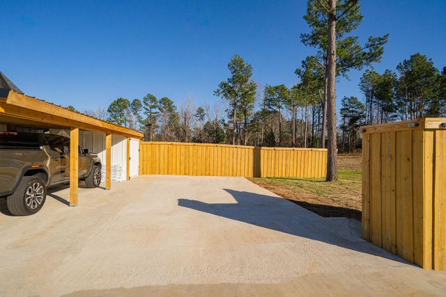 148 Eagle Creek Dr., Diana, TX 75640