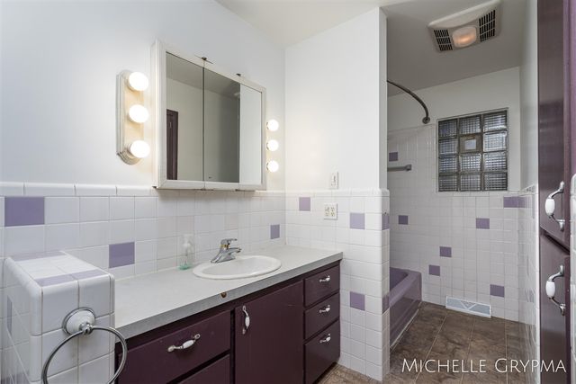 200 Sunset Hills Avenue, Grand Rapids, MI 49534