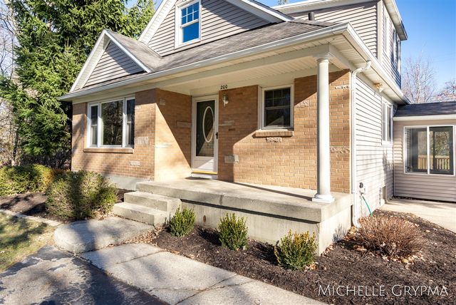 200 Sunset Hills Avenue, Grand Rapids, MI 49534