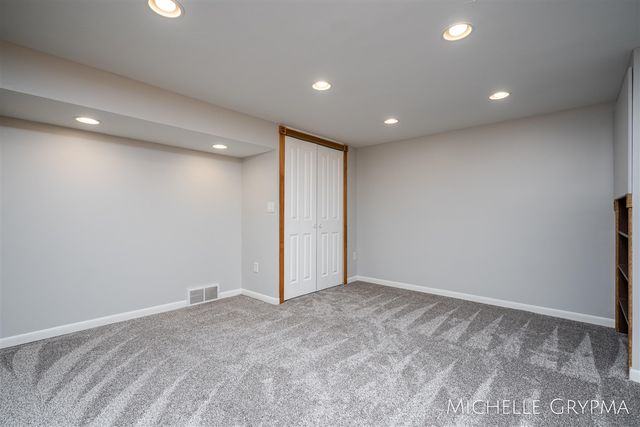 200 Sunset Hills Avenue, Grand Rapids, MI 49534