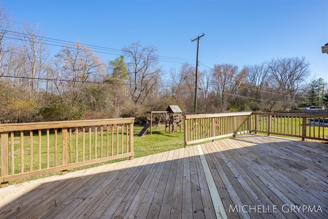 200 Sunset Hills Avenue, Grand Rapids, MI 49534