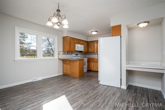 200 Sunset Hills Avenue, Grand Rapids, MI 49534