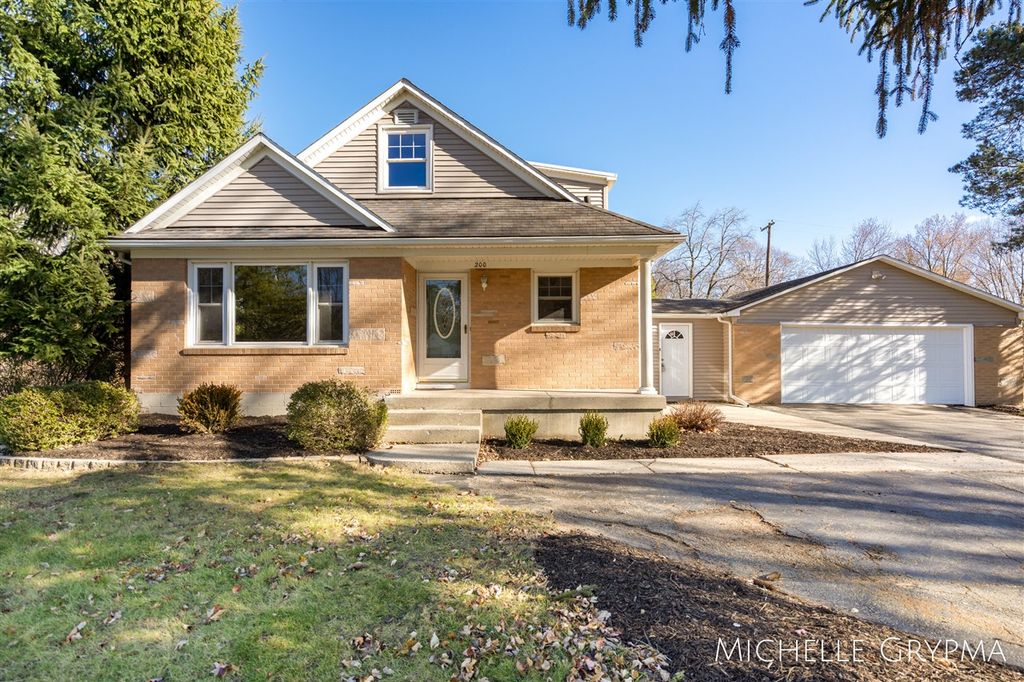 200 Sunset Hills Avenue, Grand Rapids, MI 49534