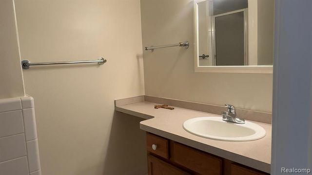 433 Fox Hills Drive, Bloomfield Hills, MI 48304