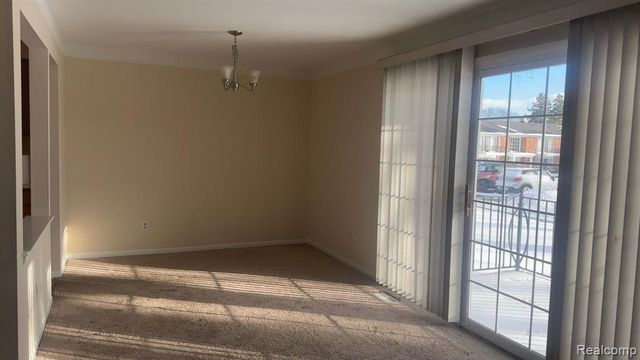 433 Fox Hills Drive, Bloomfield Hills, MI 48304