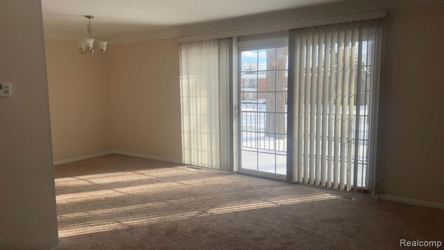 433 Fox Hills Drive, Bloomfield Hills, MI 48304