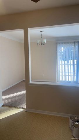 433 Fox Hills Drive, Bloomfield Hills, MI 48304