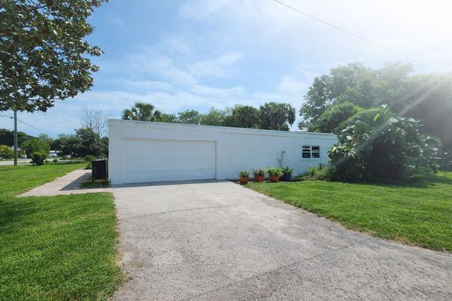 1715 York Court, Fort Pierce, FL 34982