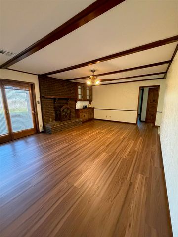 14 SE Camelot Dr., Lawton, OK 73501
