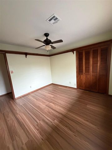 14 SE Camelot Dr., Lawton, OK 73501