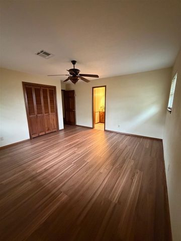 14 SE Camelot Dr., Lawton, OK 73501