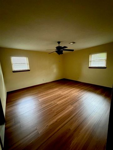 14 SE Camelot Dr., Lawton, OK 73501