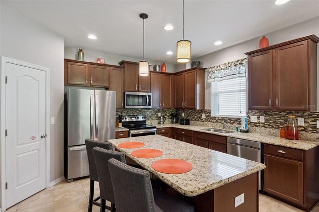 457 BRIDGEFORD CROSSING BOULEVARD, Davenport, FL 33837