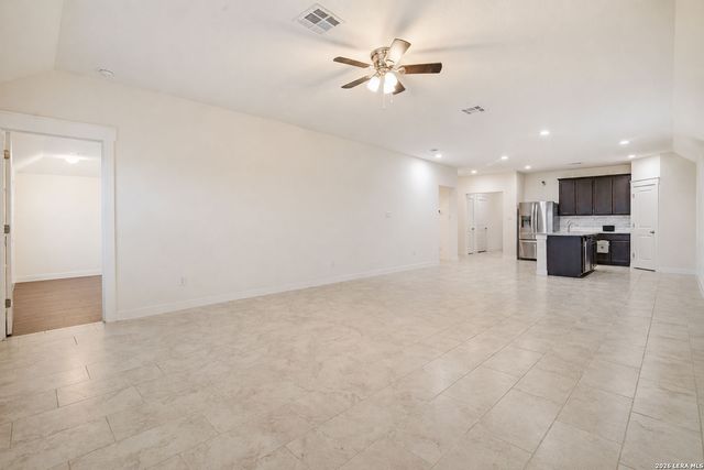 4331 W Vasquez Cir, Converse, TX 78109