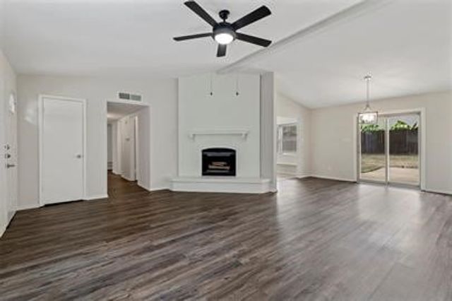 2601 Knoll Trail, Euless, TX 76039