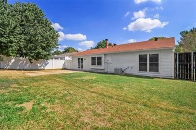 2601 Knoll Trail, Euless, TX 76039