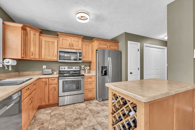 1209 Meachem Dr, Clarksville, TN 37042