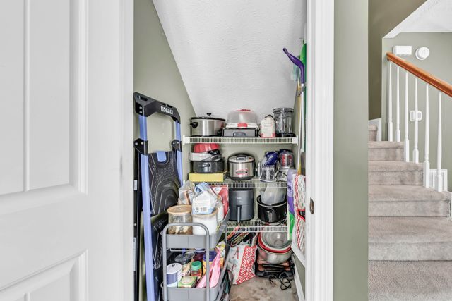 1209 Meachem Dr, Clarksville, TN 37042