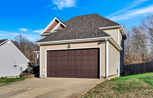 1209 Meachem Dr, Clarksville, TN 37042