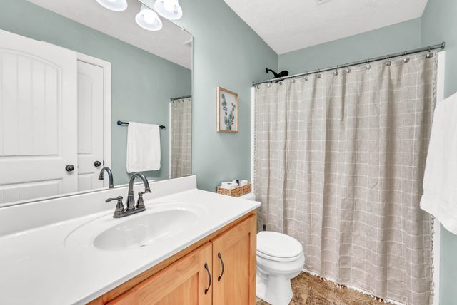 1209 Meachem Dr, Clarksville, TN 37042