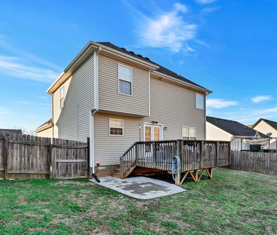 1209 Meachem Dr, Clarksville, TN 37042