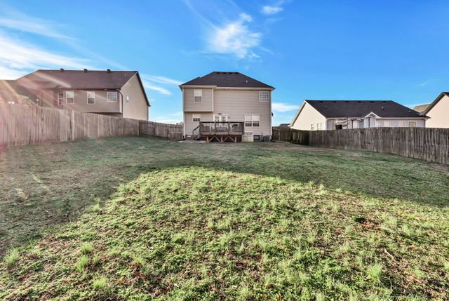 1209 Meachem Dr, Clarksville, TN 37042