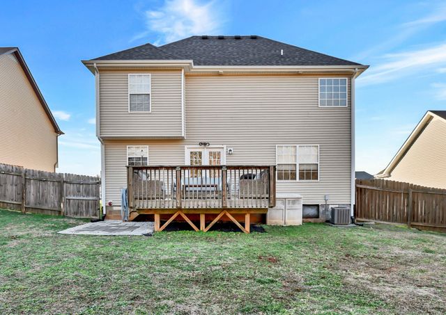 1209 Meachem Dr, Clarksville, TN 37042