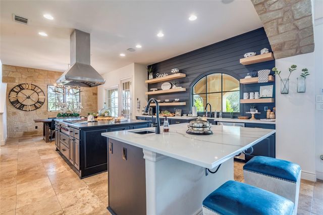 166 Encantada, Horseshoe Bay, TX 78657