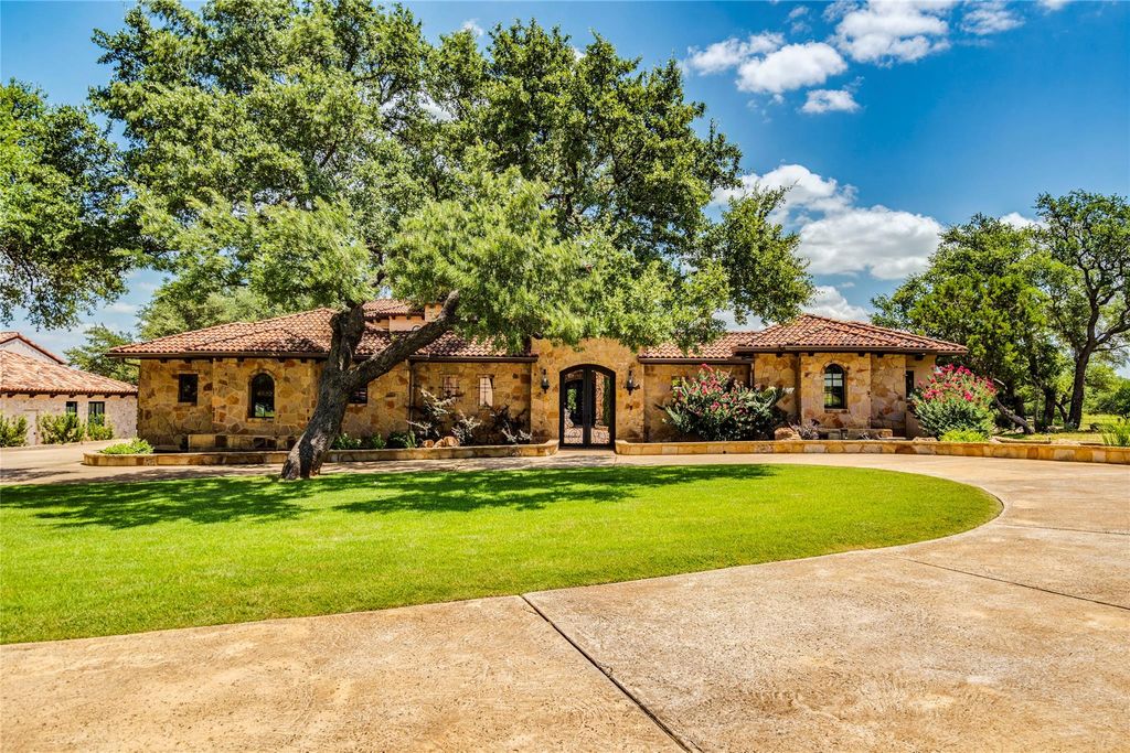 166 Encantada, Horseshoe Bay, TX 78657