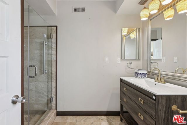 4511 Jubilo Drive, Tarzana (los Angeles), CA 91356