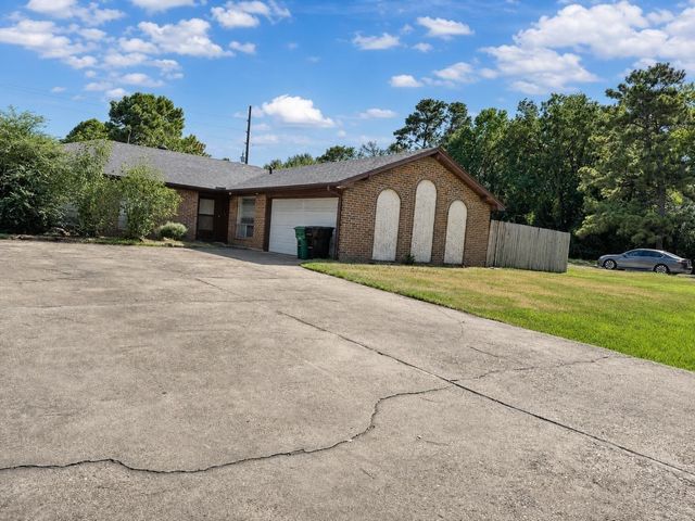 1747 Burning Tree Road, Houston, TX 77339